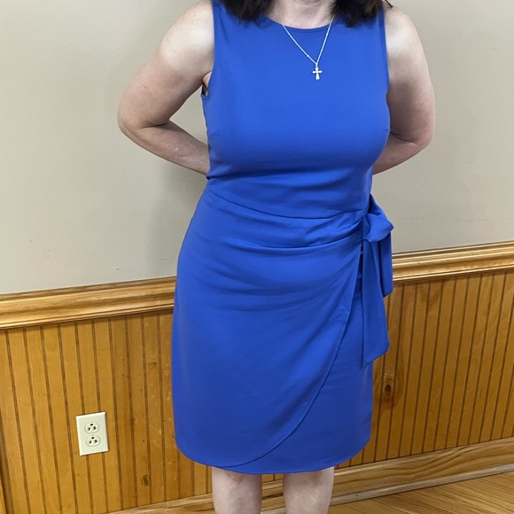 Ann Taylor factory sleeveless dress in periwinkle with faux wrap and tie - Picture 2 of 12